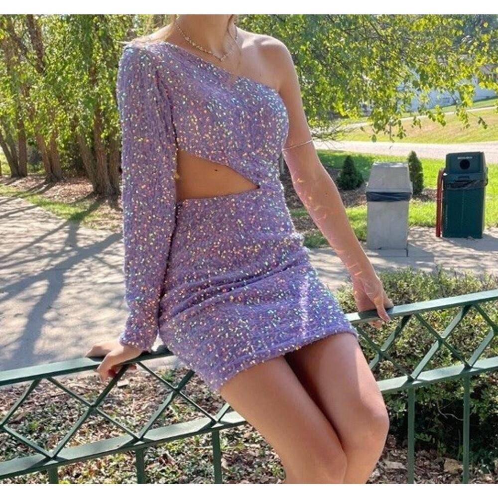 Women’s Lilac One Sleeve Sequin Prom/Homecoming Cut Out Dress Sz 0 Small